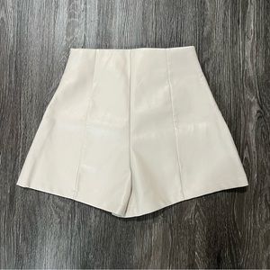 Faux leather beige shorts, S